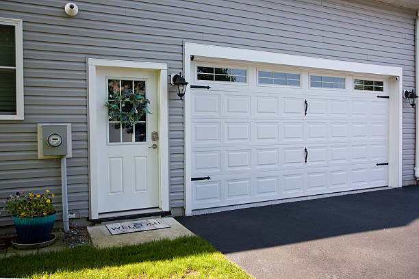 24/7 Emergency Garage Door Panel Replacement experts in Pinetops, NC